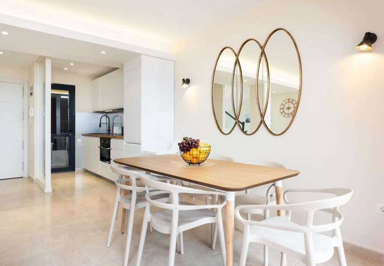 Sunny Castillo Apartment location